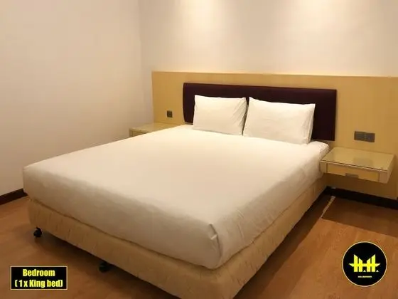 Business Apart Daire, 3 Yatak Odası, Sigara İçilebilir, Havuz Manzaralı