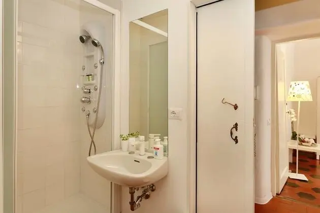 Economy Tek Büyük veya İki Ayrı Yataklı Oda (External Bathroom)