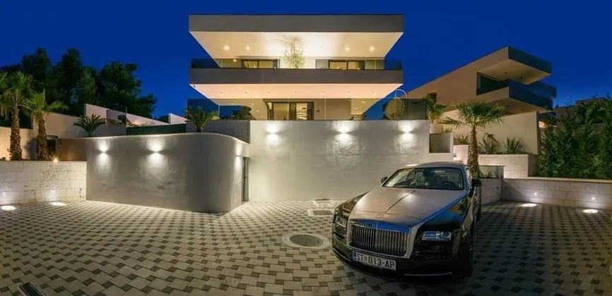 Villa
