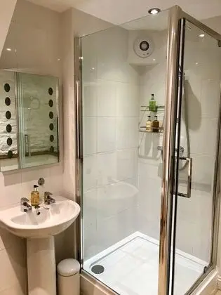 Standard Tek Büyük Yataklı Oda, Banyolu/Duşlu, Avlu Manzaralı (Earl Grey)