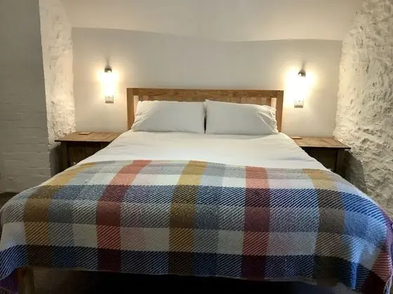 Superior Tek Büyük Yataklı Oda, Banyolu/Duşlu, Avlu Manzaralı (Darjeeling)