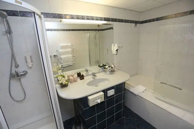 Luxury Suite