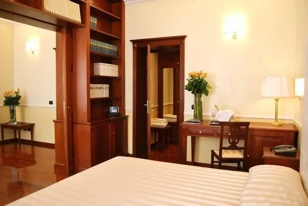 Deluxe Süit, Bağlantılı Odalar