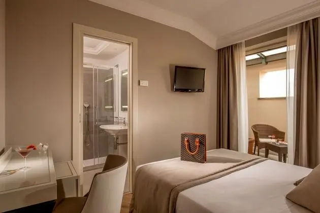 Büyük Yataklı Tek Kişilik Oda (French Bed)