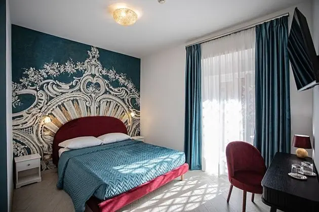 Basic Tek Büyük Yataklı Oda