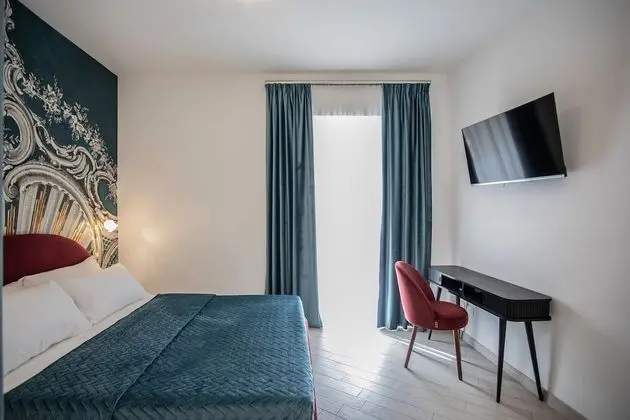 Basic Tek Büyük Yataklı Oda