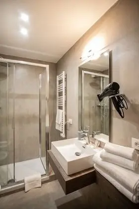 Comfort Tek Büyük Yataklı Oda