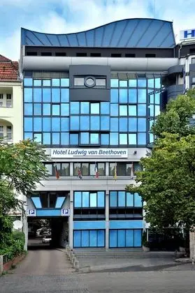 Büyük Yataklı Tek Kişilik Oda