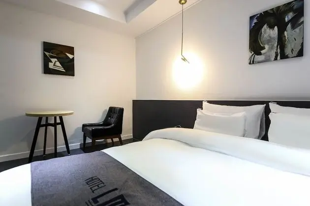 Premium Tek Büyük Yataklı Oda