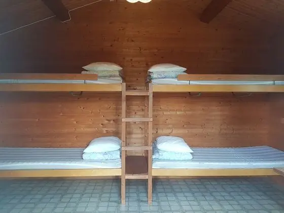 Kulübe, Ortak Banyo (8-10)