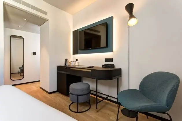 Superior Tek Büyük Yataklı Oda (Air Condtion)