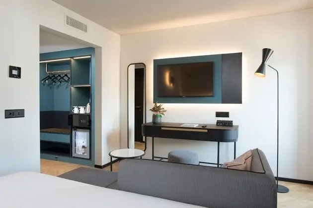 Superior Tek Büyük Yataklı Oda (Air Condtion)