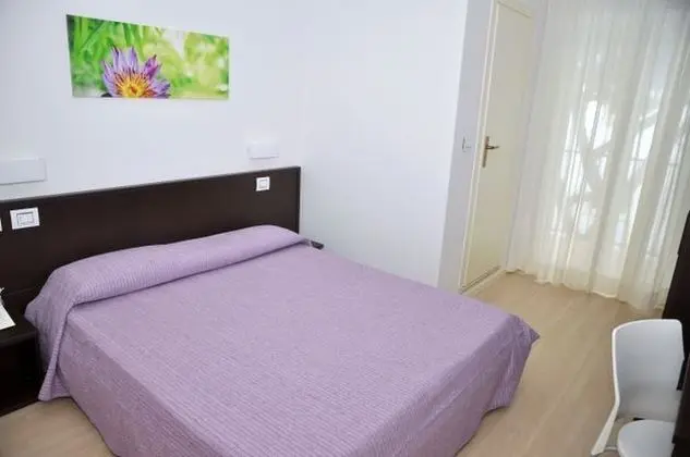 Economy Tek Büyük Yataklı Oda