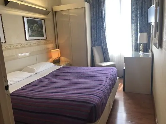 Comfort Tek Büyük Yataklı Oda
