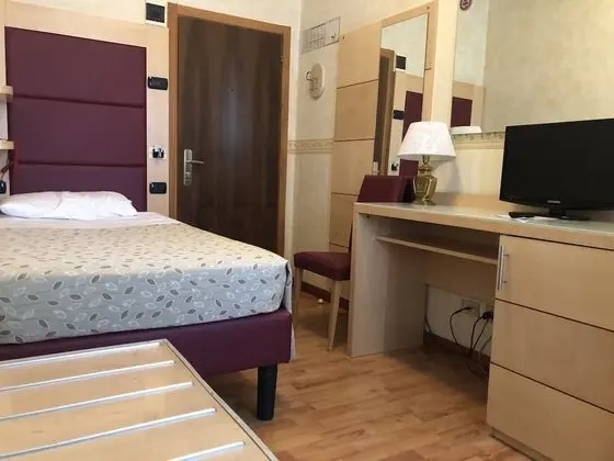 Comfort Tek Büyük Yataklı Oda