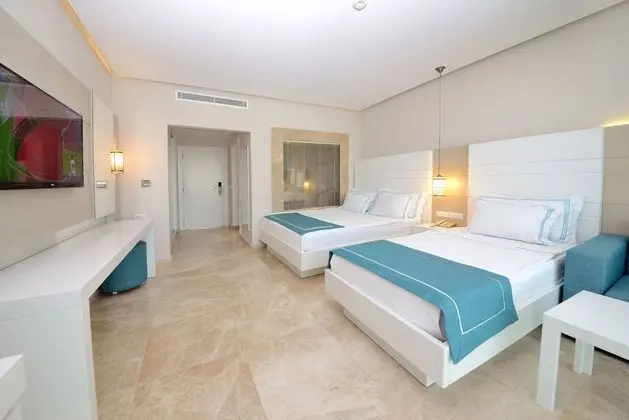 Deluxe Üç Kişilik Oda