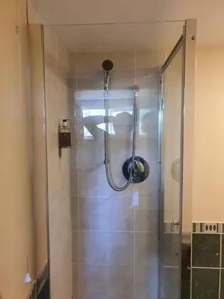 Tek Büyük Yataklı Oda, Banyolu/Duşlu