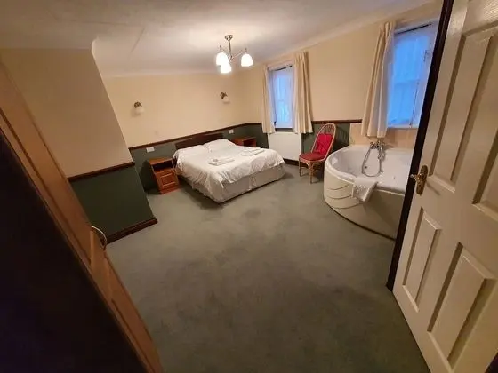 Tek Büyük Yataklı Oda, Banyolu/Duşlu ((Spa Bath in room))