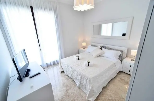 Tek Büyük Yataklı Oda