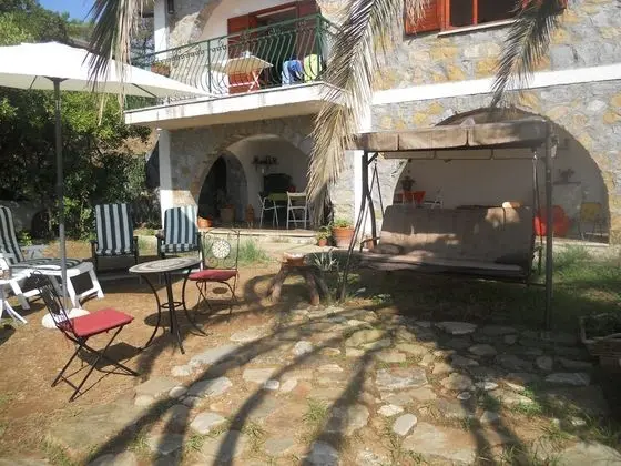 Tek Büyük Yataklı Oda, Özel Banyo, Bahçe Manzaralı