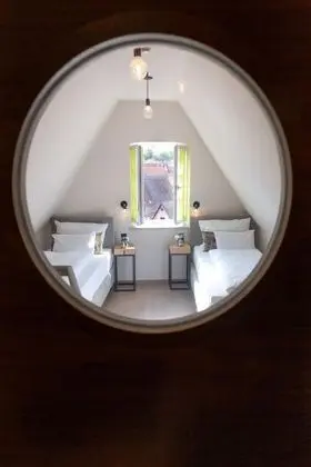 Tek Büyük Yataklı Oda, Balkon