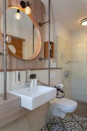 Tek Büyük Yataklı Oda, Balkon