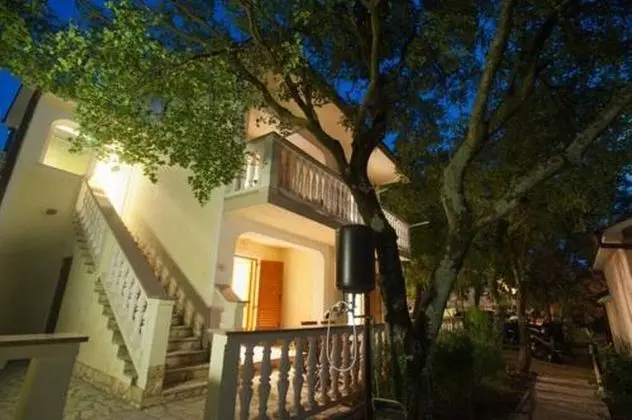 Apart Daire (Luka - free parking - A1(4+2))