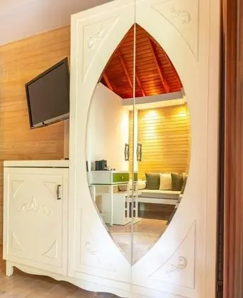Çift Kişilik, Dağ Manzaralı