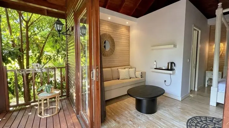 Superior Bungalow Oda, Bahçe Manzaralı, Jakuzili