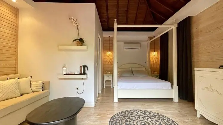 Superior Bungalow Oda, Bahçe Manzaralı, Jakuzili