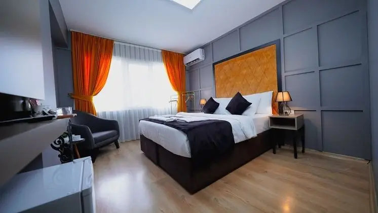 City Tek Büyük Yataklı Oda