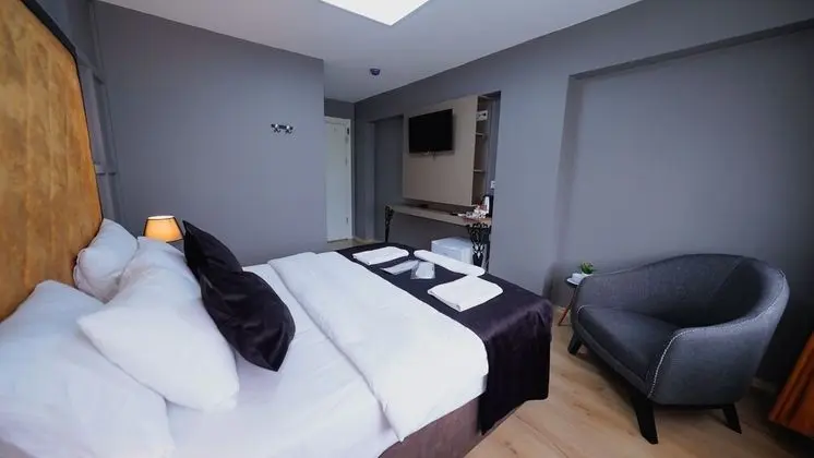 City Tek Büyük Yataklı Oda