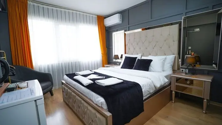 City Tek Büyük Yataklı Oda