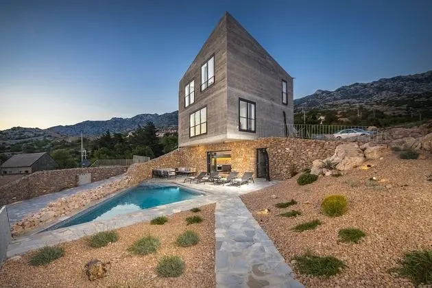 Villa (Rock)
