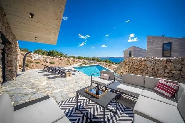 Villa (Rock)