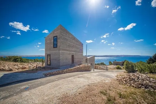 Villa (Rock)