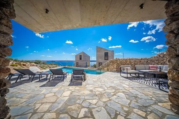 Villa (Rock)