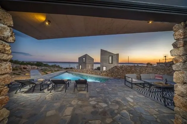 Villa (Rock)