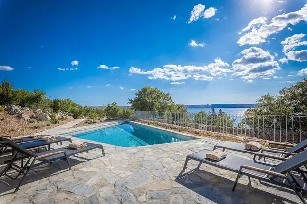 Villa (Sea)