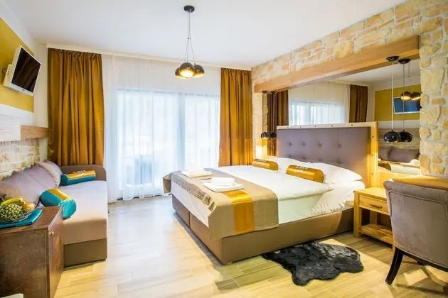 Üç Kişilik Oda, Balkon (Gold)