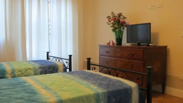 Family Oda, Bağlantılı Odalar (Rossa)