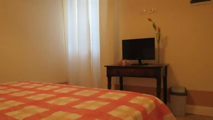 Tek Büyük Yataklı Oda, Bahçe Manzaralı