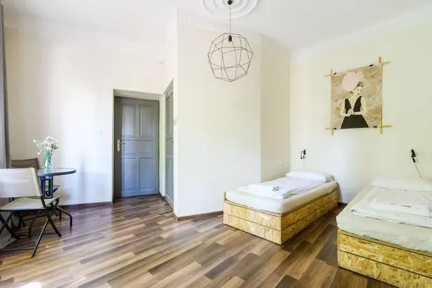 Classic Tek Büyük veya İki Ayrı Yataklı Oda, Balkon, Zemin Kat (Bialy)