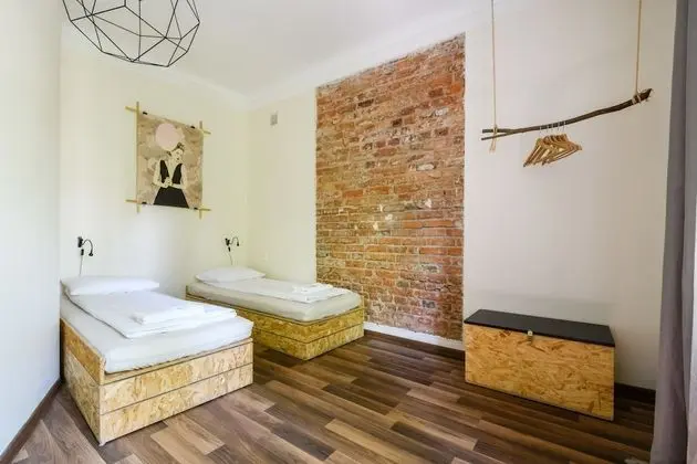 Classic Tek Büyük veya İki Ayrı Yataklı Oda, Balkon, Zemin Kat (Bialy)