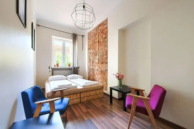 Economy Tek Büyük Yataklı Oda, 1 Yatak Odası, Ortak Banyo, Zemin Kat (Grafitowy)