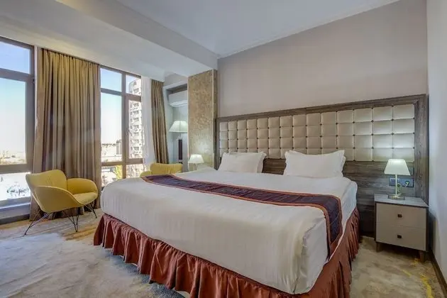 Tek Büyük Yataklı Oda, Şehir Manzaralı