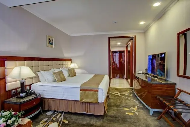 Tek Büyük Yataklı Oda, Şehir Manzaralı