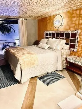 Deluxe Tek Büyük Yataklı Oda, 1 Çift Kişilik Yatak, Balkon, Bahçe Manzaralı