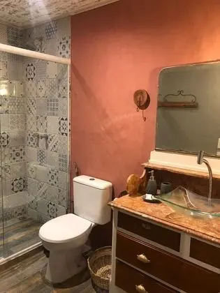 Deluxe Tek Büyük Yataklı Oda, 1 Çift Kişilik Yatak, Balkon, Bahçe Manzaralı
