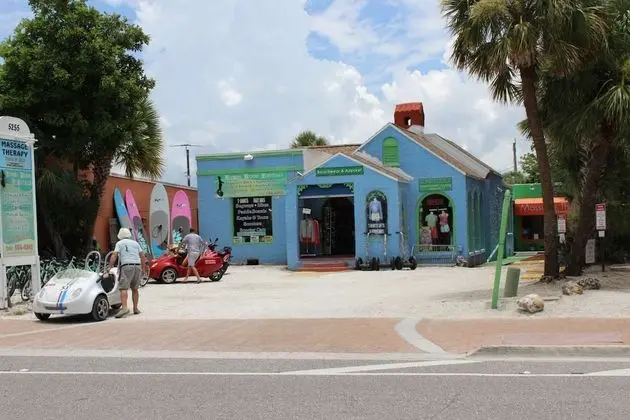 Daire (LuLu's Key House Green 1/1 Upstairs)